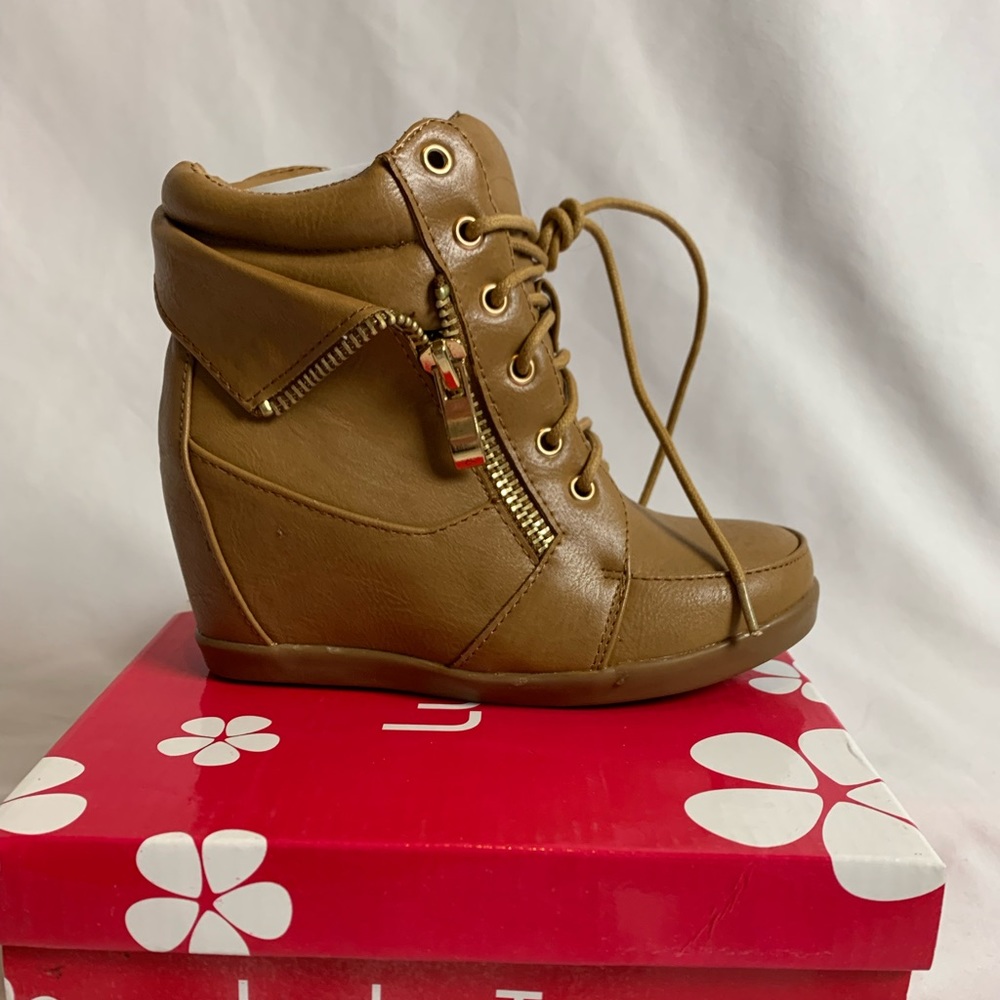 Size 12 girls booties - brand new!